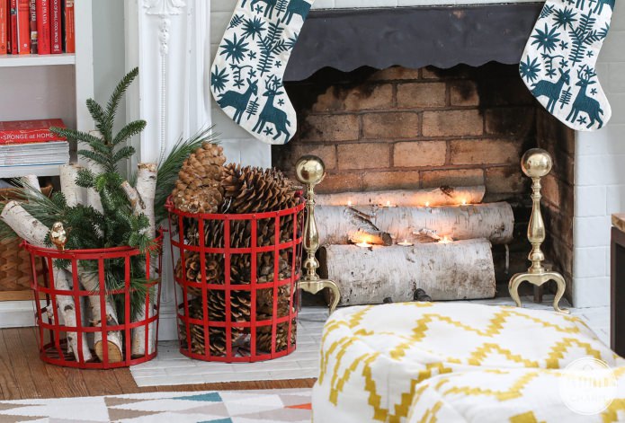 Simulating fire with a garland Simulating fire with a garland