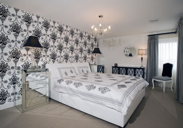 Combined wallpaper in the bedroom: plain and patterned Combined wallpaper in the bedroom: plain and patterned