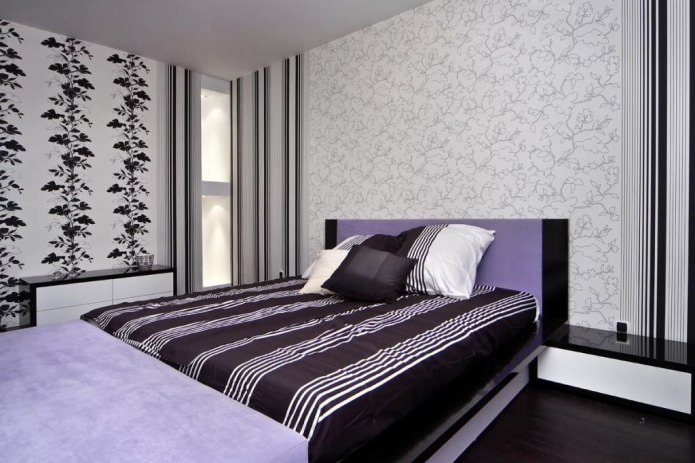 Combined wallpaper in the bedroom: patterned Combined wallpaper in the bedroom: patterned
