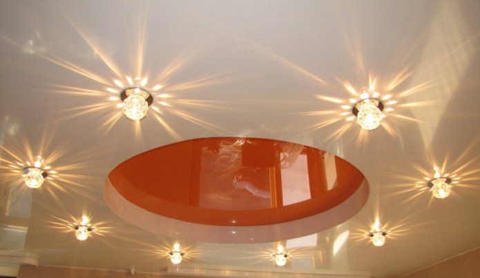 Lighting in the kitchen with a stretch ceiling