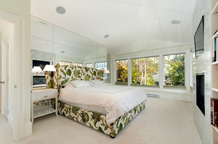 Mirror tiles in the bedroom interior
