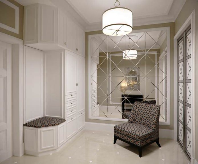 Mirror tiles in the interior of the hallway