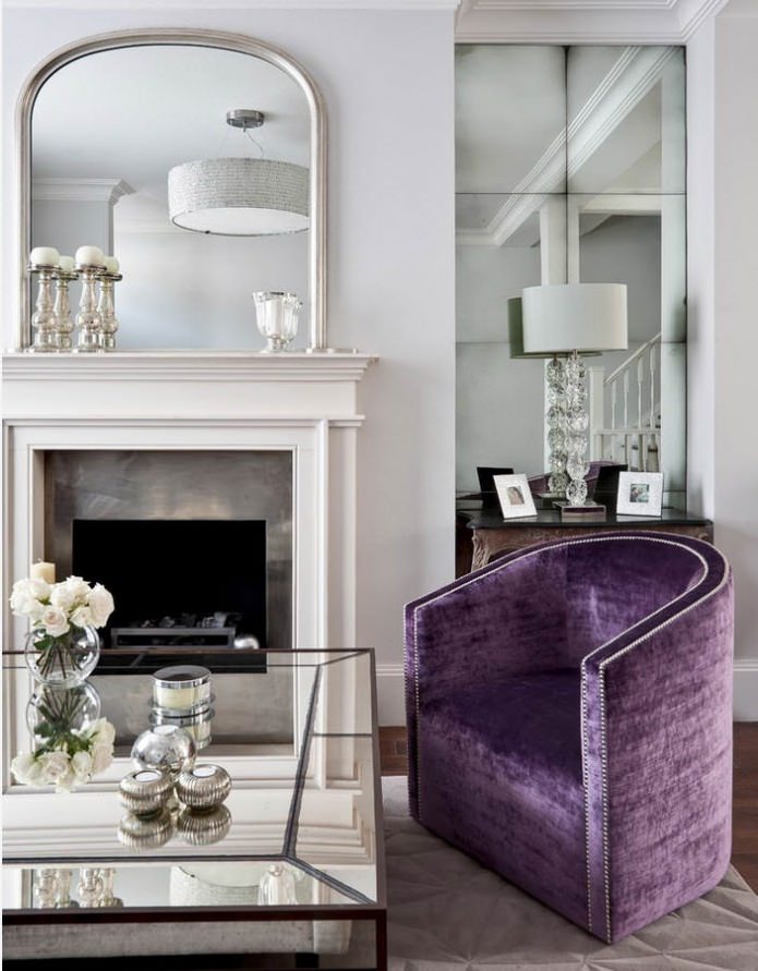 Mirror tiles in the interior