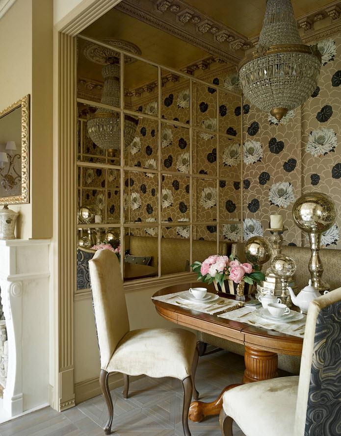 Mirror tiles in the interior