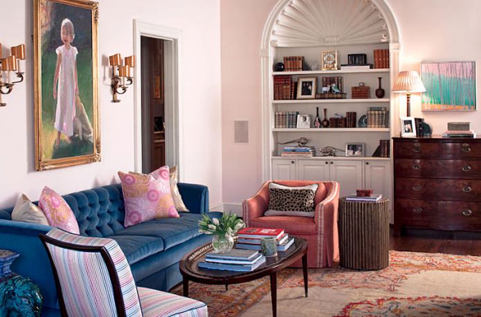 Pink in the design of the living room
