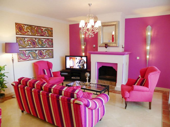 Pink color in the living room