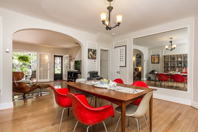 arc-shaped interior opening arc-shaped interior opening