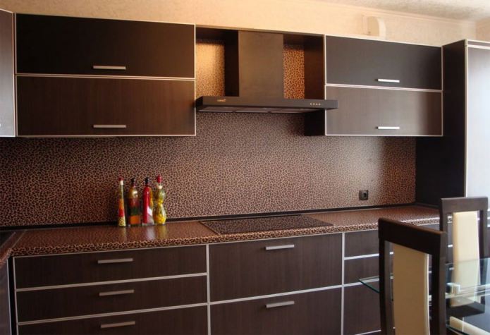 Plastic kitchen apron design