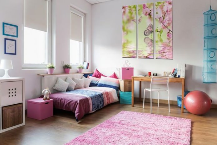 Modular picture in the interior of the nursery