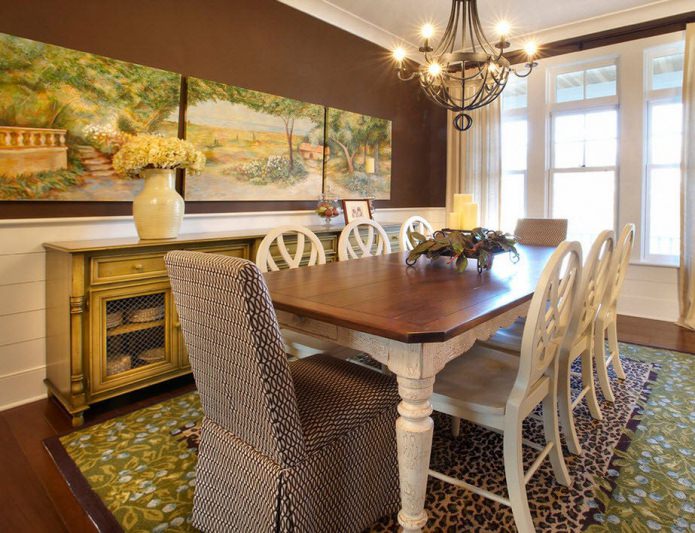 Modular painting in the interior of the dining room