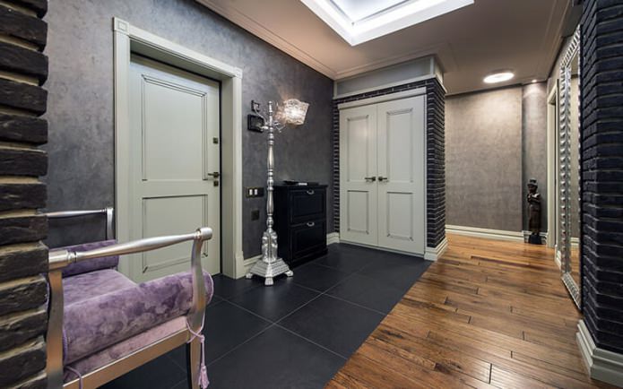 spacious entrance hall