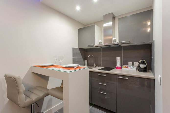 wall bar counter in the interior of the kitchen