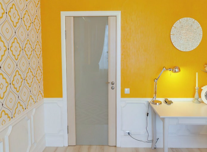 Interior door with glass Interior door with glass