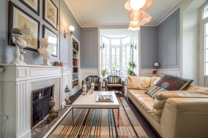 Wall design with moldings or panels Wall design with moldings or panels