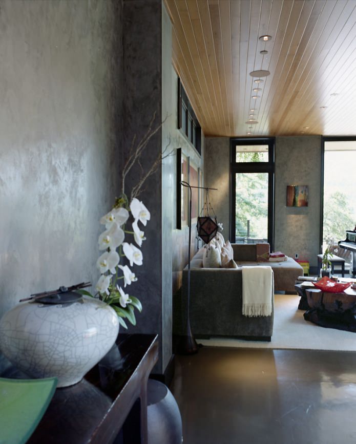 gray plaster on the wall