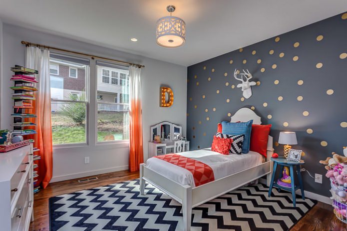 Gray wallpaper with polka dots in the nursery Gray wallpaper with polka dots in the nursery