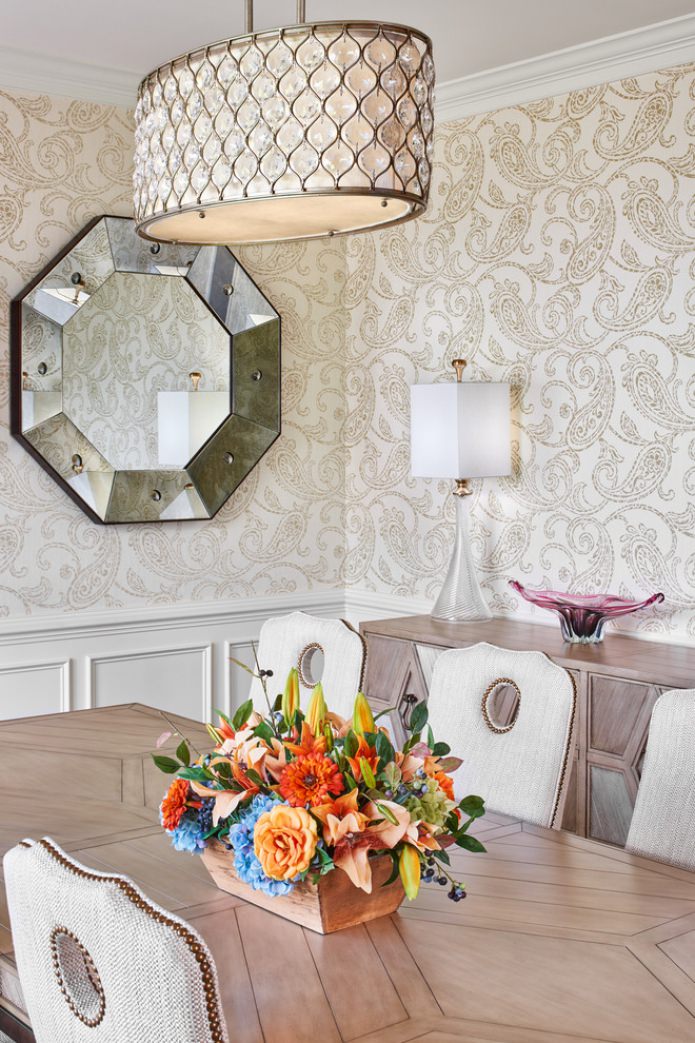 beige wallpaper with a pattern in the interior of the room
