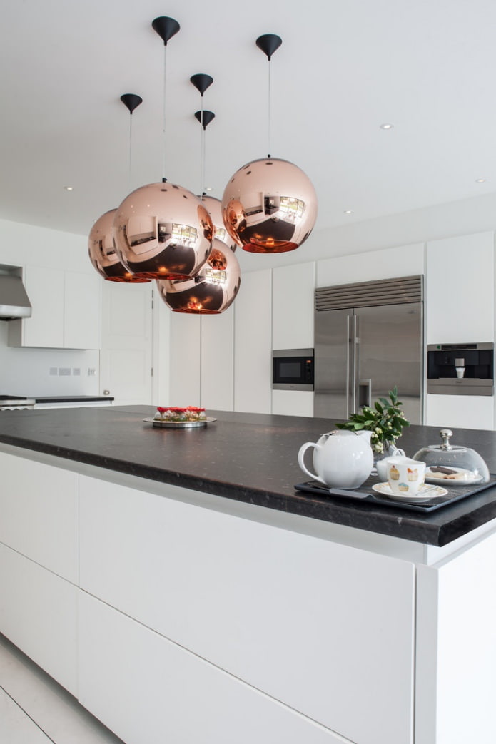lighting in the kitchen in the form of suspensions