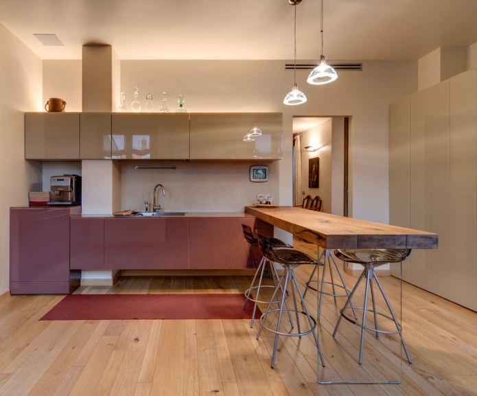 Beige and crimson set