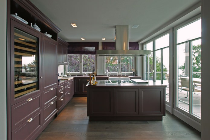 headset in dark purple