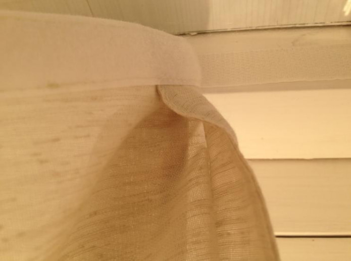 fastening curtains fastening curtains