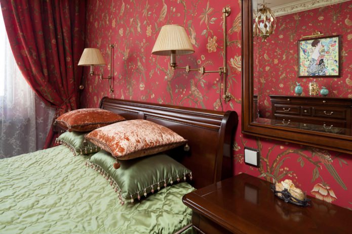 Classic style olive red bedroom Classic style olive red bedroom
