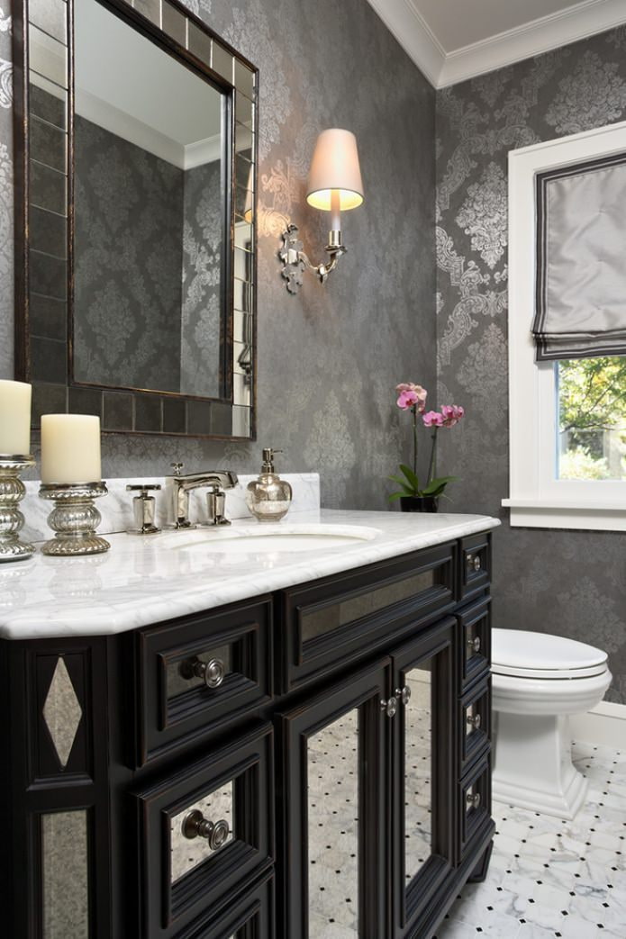 dark gray wallpaper in the bathroom