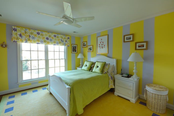 light green stripes on the walls in the bedroom light green stripes on the walls in the bedroom