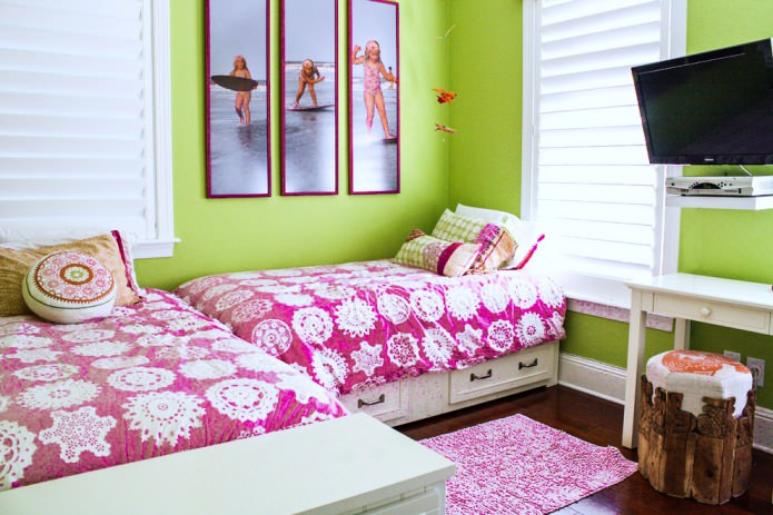 Light green and fuchsia Light green and fuchsia