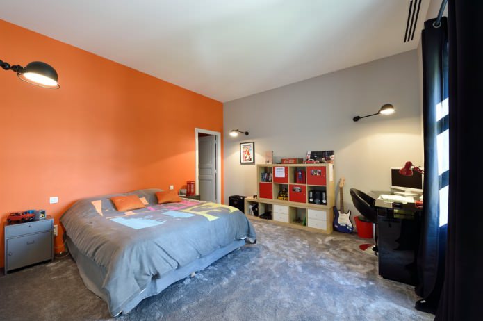 Gray-orange room for a teenager