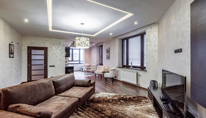 wallpaper under Venetian plaster