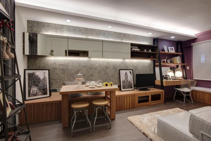 gray wallpaper under Venetian plaster