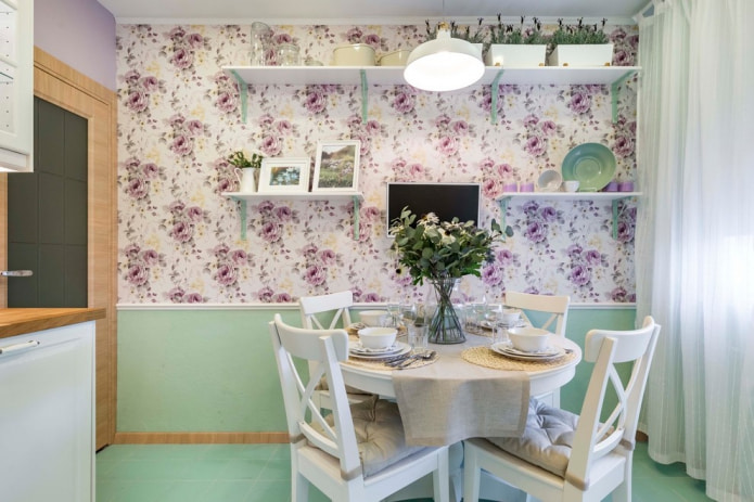 Wallpaper and plaster Wallpaper and plaster