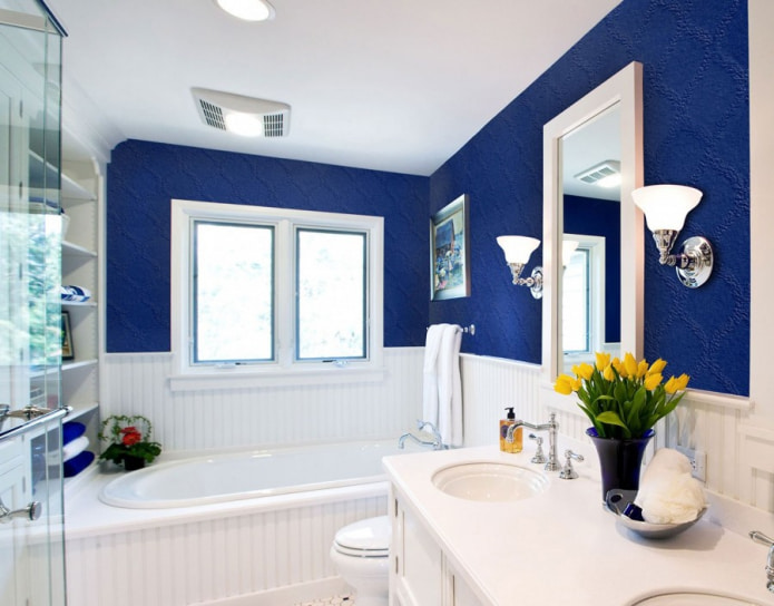 bathroom with glass-cloth wallpaper in blue bathroom with glass-cloth wallpaper in blue