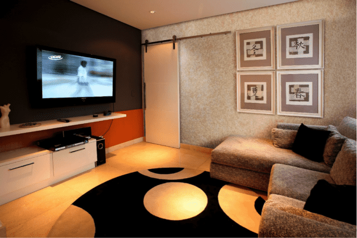 Beige wallpaper in the living room Beige wallpaper in the living room