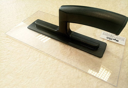 Plastic trowel