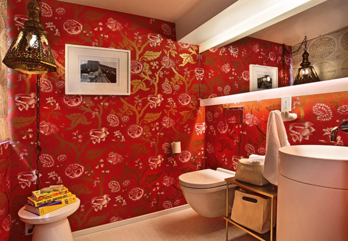 wallpaper with floral pattern