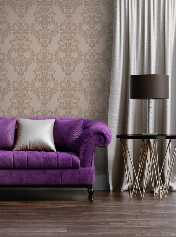 combination of brown wallpaper with curtains