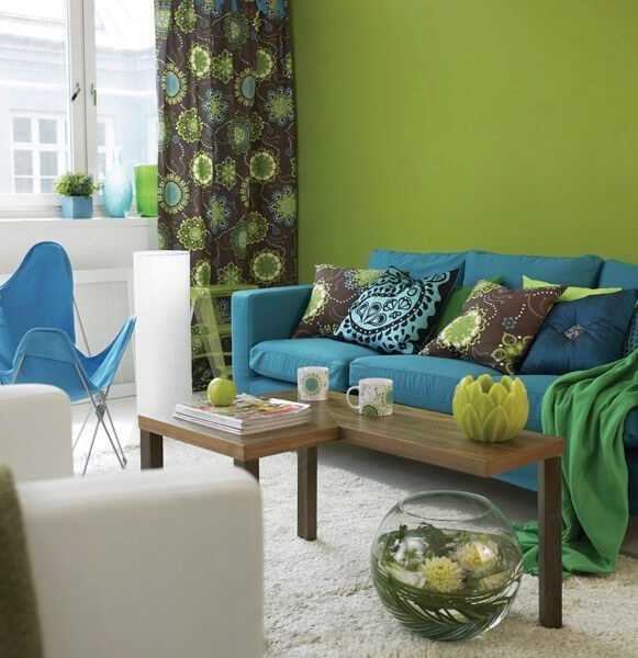 combination of wallpaper with furniture