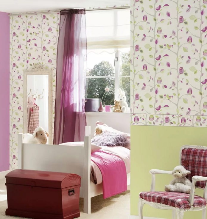 wallpaper with a floral pattern in the bedroom for a girl wallpaper with a floral pattern in the bedroom for a girl