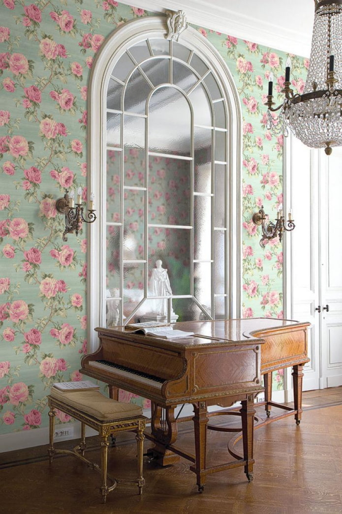 floral wallpaper in a classic interior floral wallpaper in a classic interior