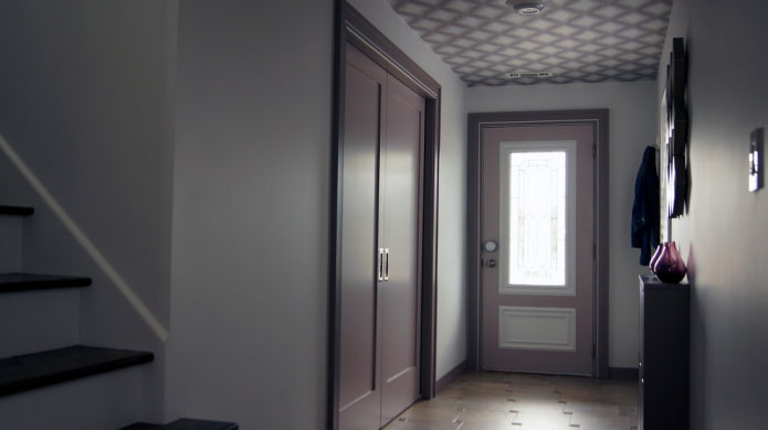 ceiling wallpaper in the interior of the hallway