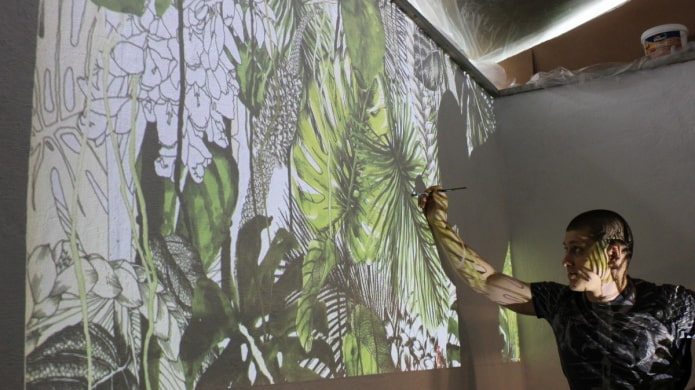 drawing by hand with a projector drawing by hand with a projector