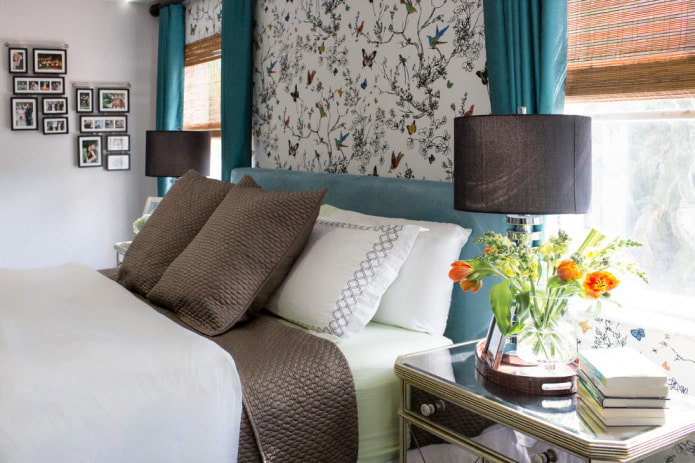 Wallpaper with the image of butterflies and birds Wallpaper with the image of butterflies and birds