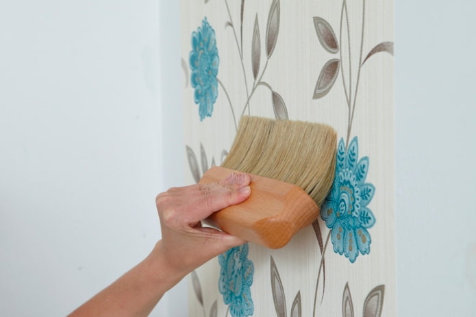 cleaning paper wallpaper