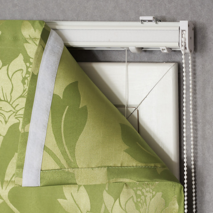 roller blind with Velcro roller blind with Velcro