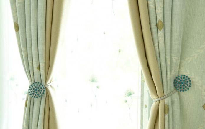 curly magnetic clips curly magnetic clips