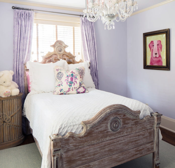 light lilac curtains in the interior