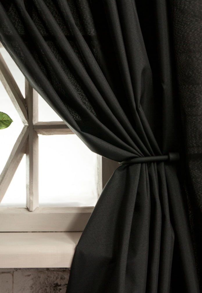 Curtain holder Curtain holder