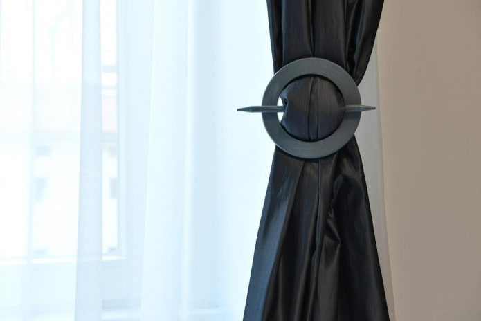 Curtain barrette Curtain barrette